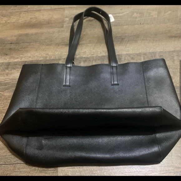 BNWT Bath&Body works large tote - Picture 4 of 5